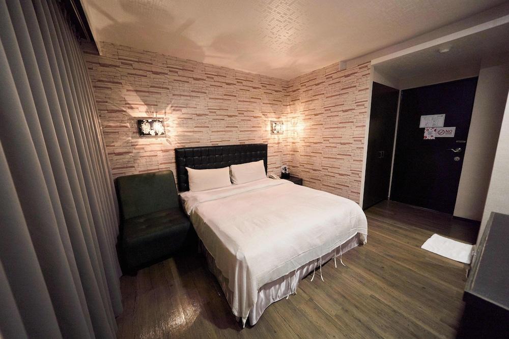 The River Fashion Hotel