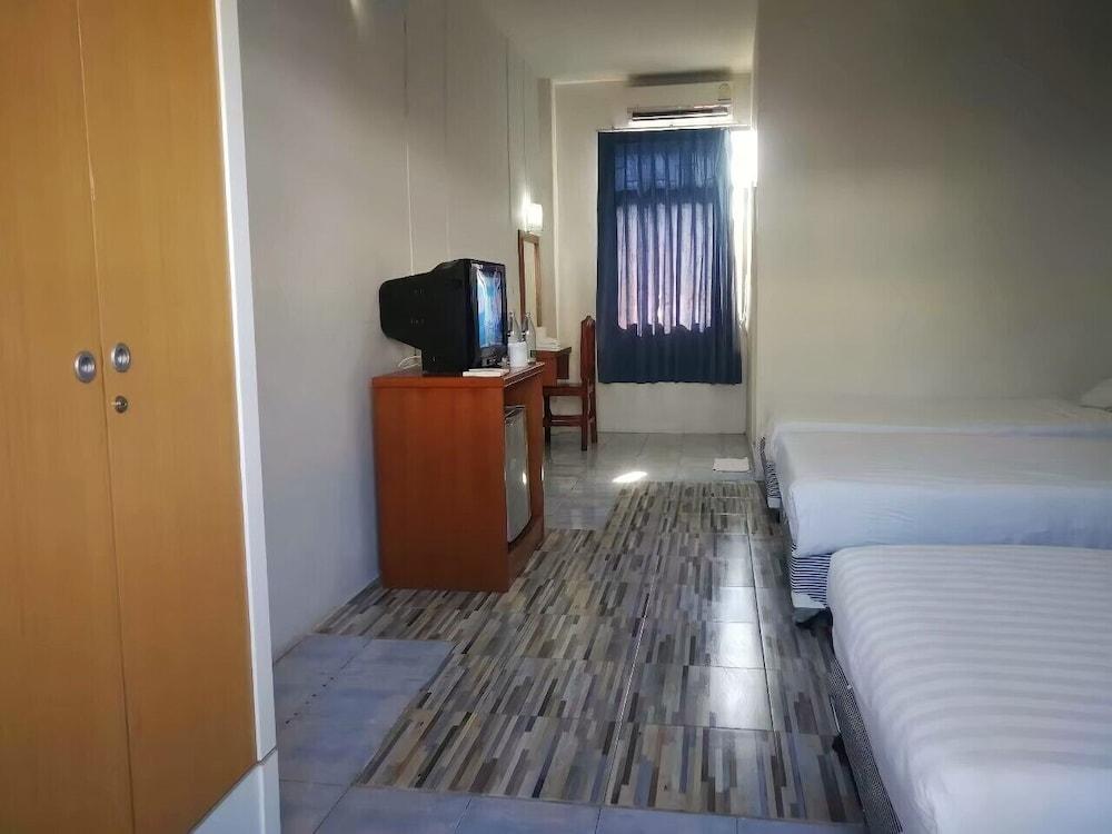 Piyaporn Hill Paradise