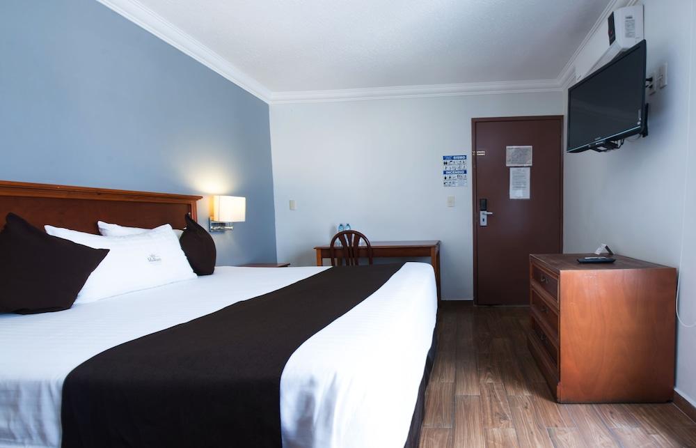 Del Marqués Hotel and Suites