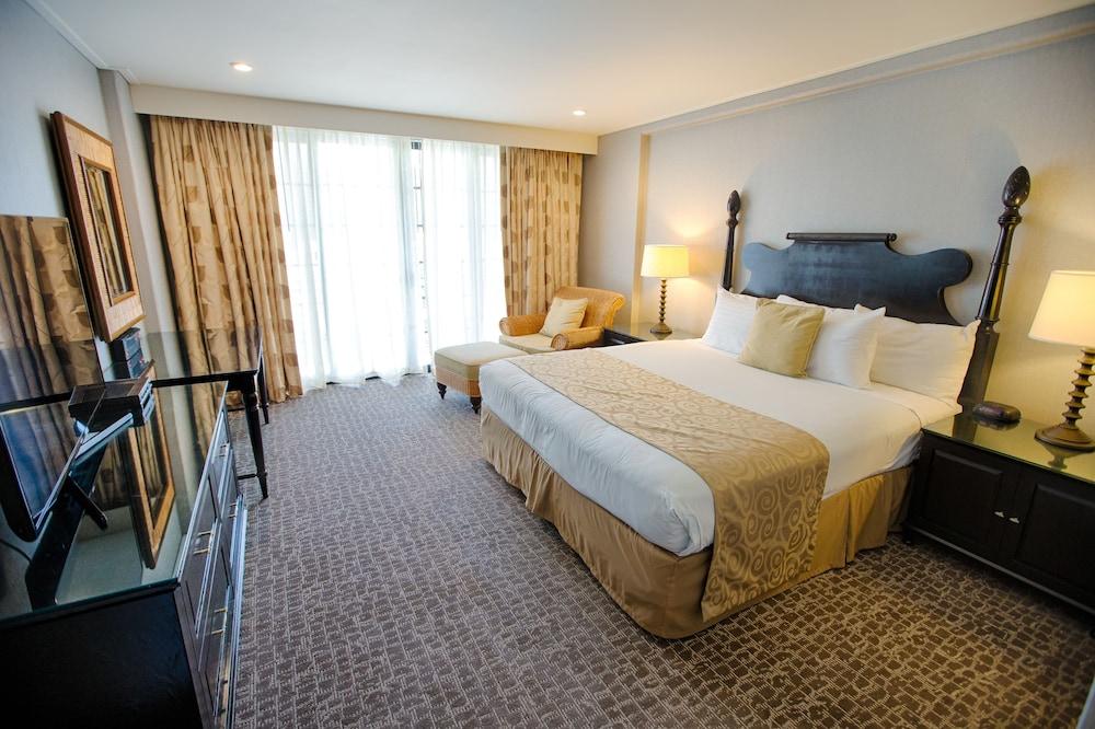 Polynesian Residences Waikiki Beach