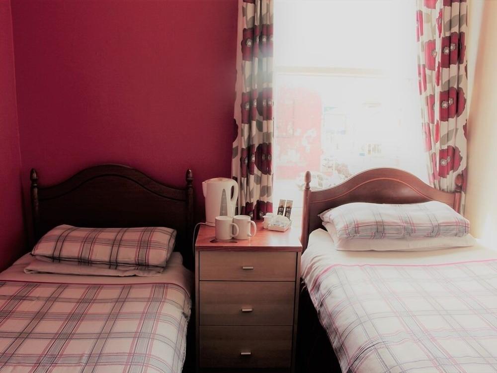 Foxhall Village Guest House