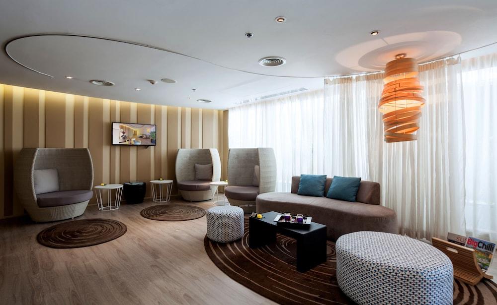 Centara Watergate Pavilion Hotel Bangkok