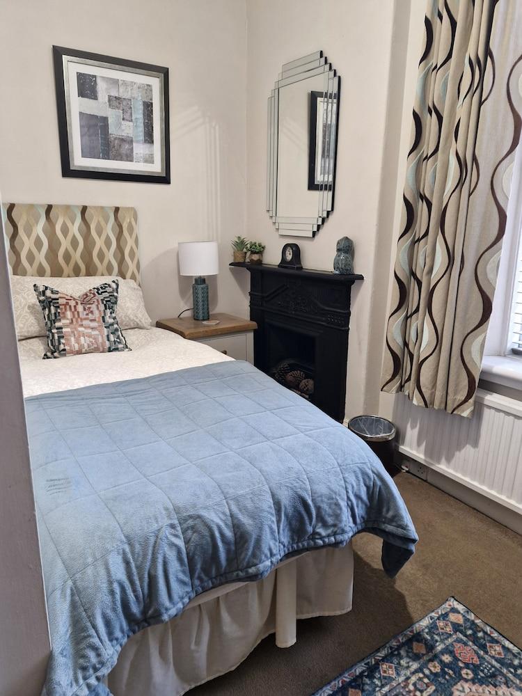 Warwick Lodge Guesthouse