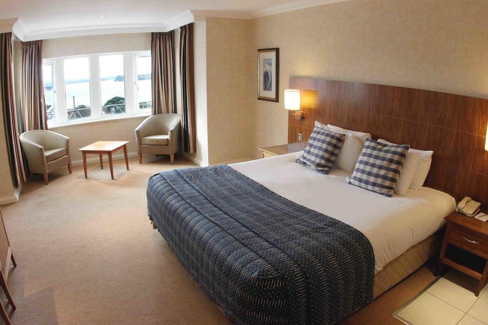 Harbour Heights Hotel