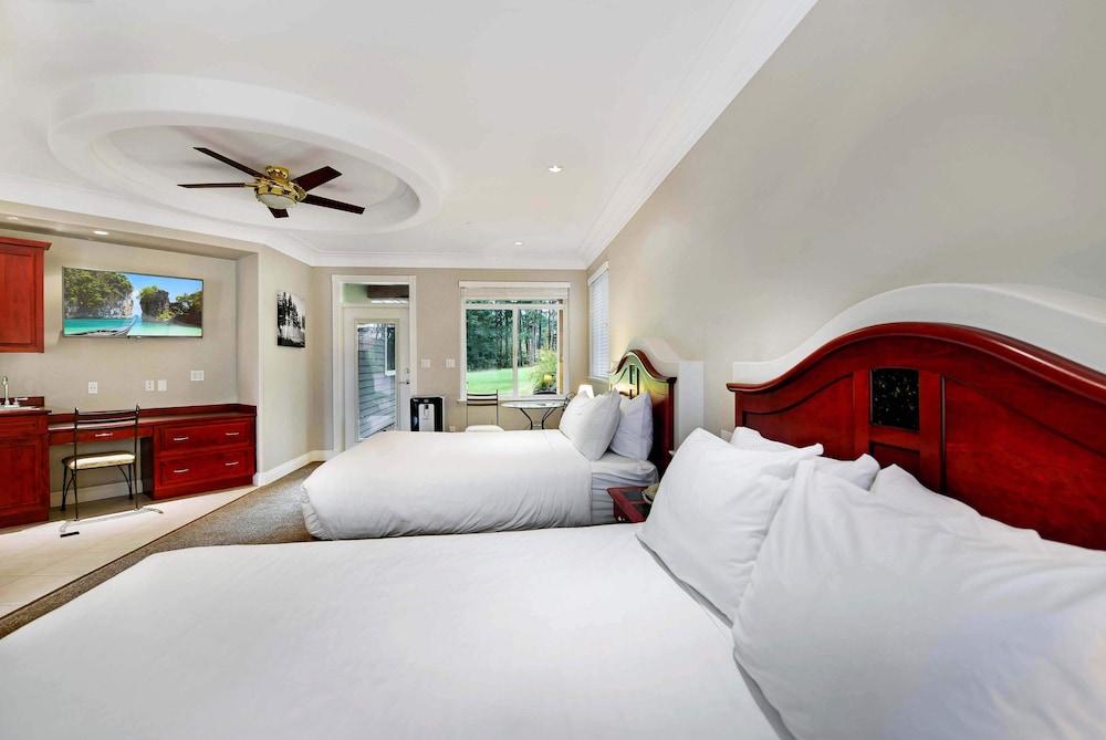 Crown Isle Resort and Golf Community