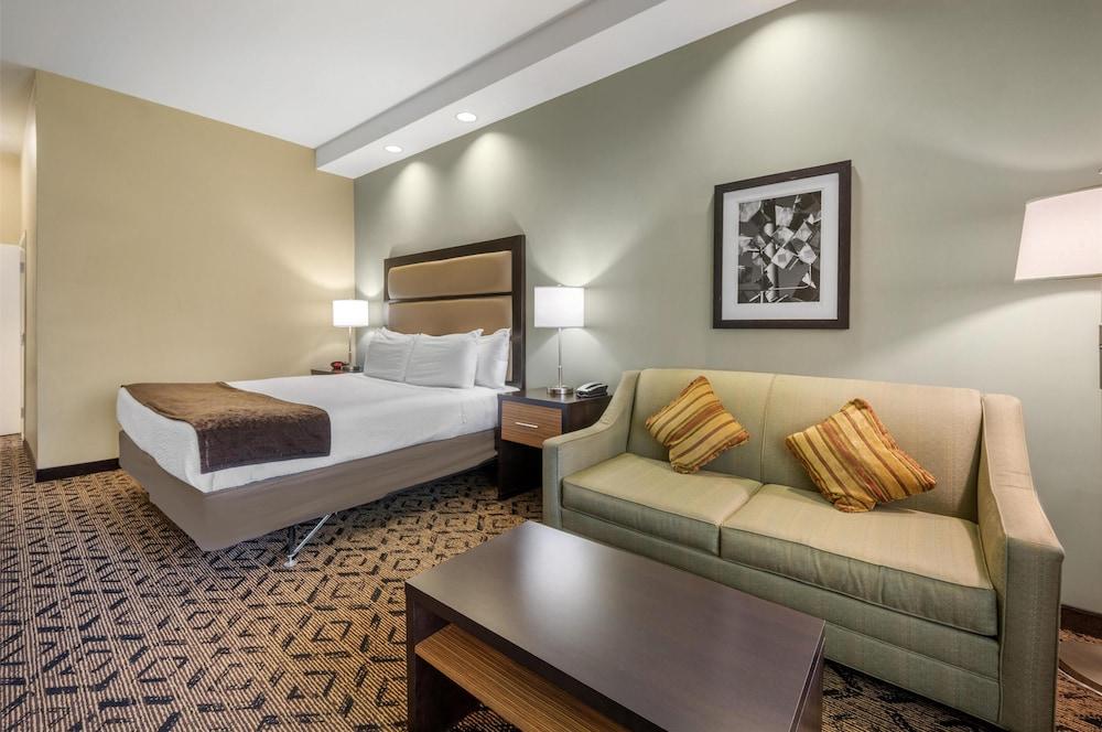 Best Western Plus College Park Hotel