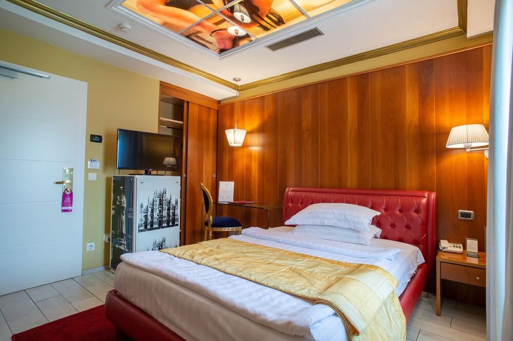 Diplomat Hotel & SPA