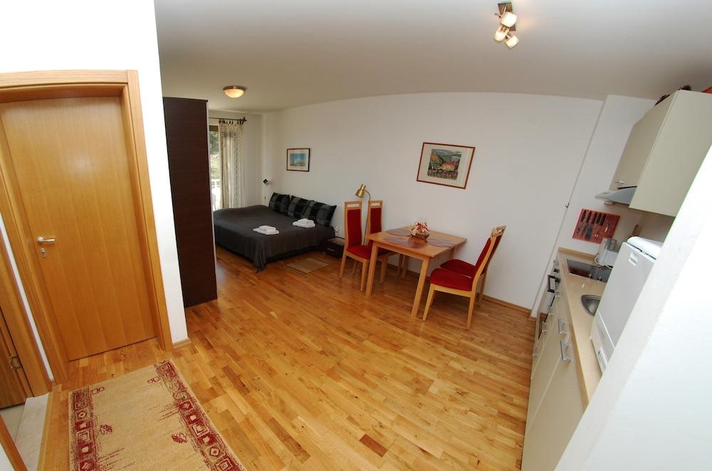 Blue Horizon Apartments