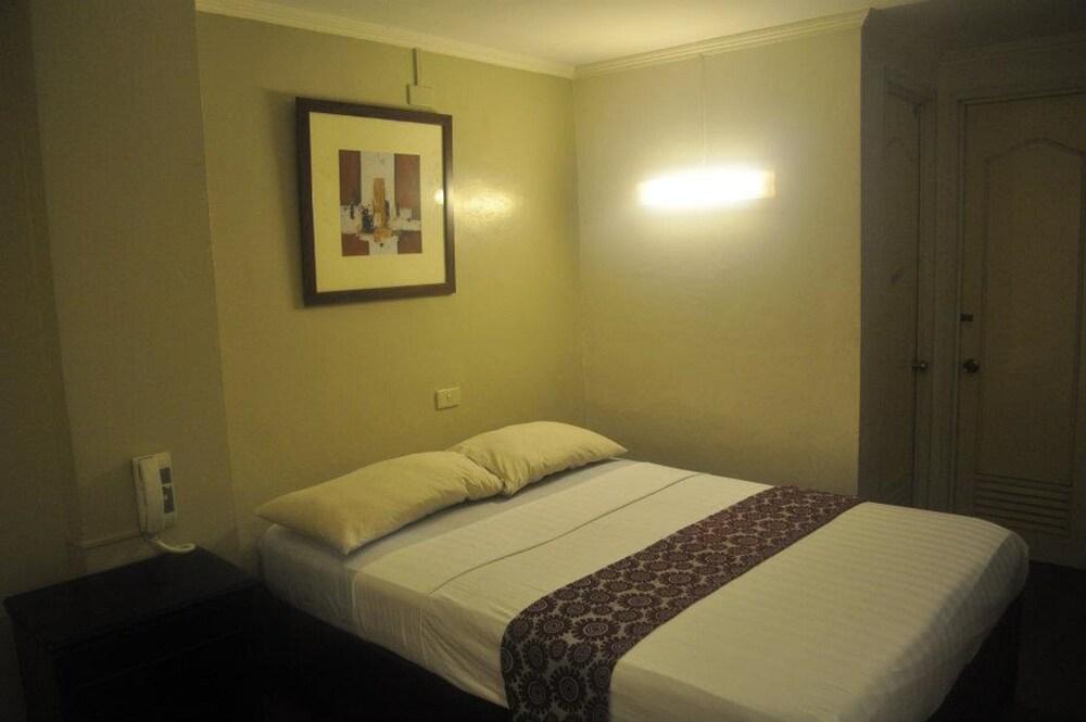 Metro Room Budget Hotel