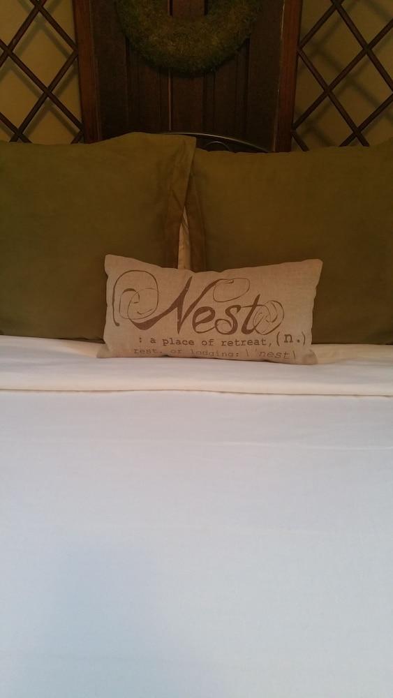 The Inn at Ragged Edge