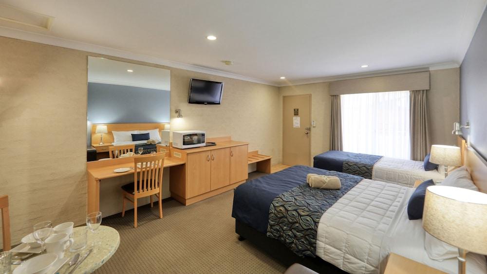 Edward Parry Motel & Apartments