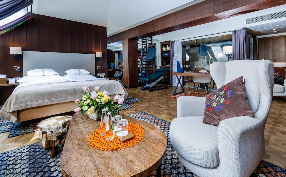 Bristol Tradition and Luxury