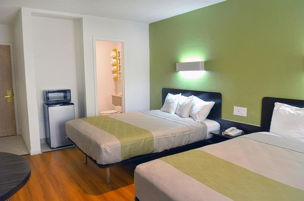 Motel 6 Modesto, CA - Downtown