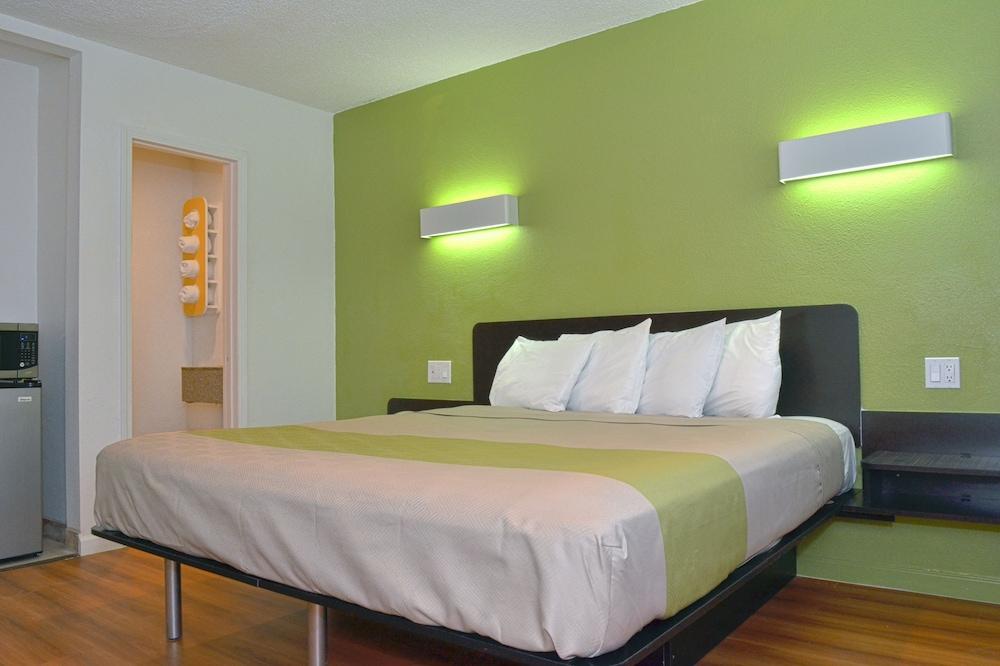 Motel 6 Modesto, CA - Downtown