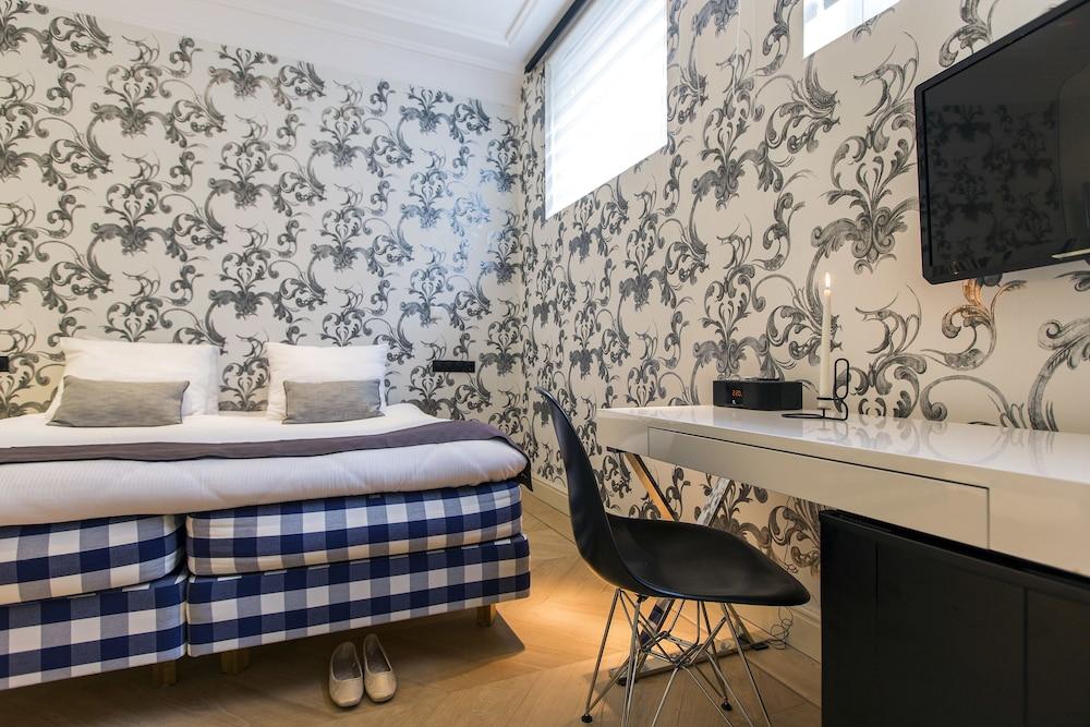 The Amsterdam Canal Hotel