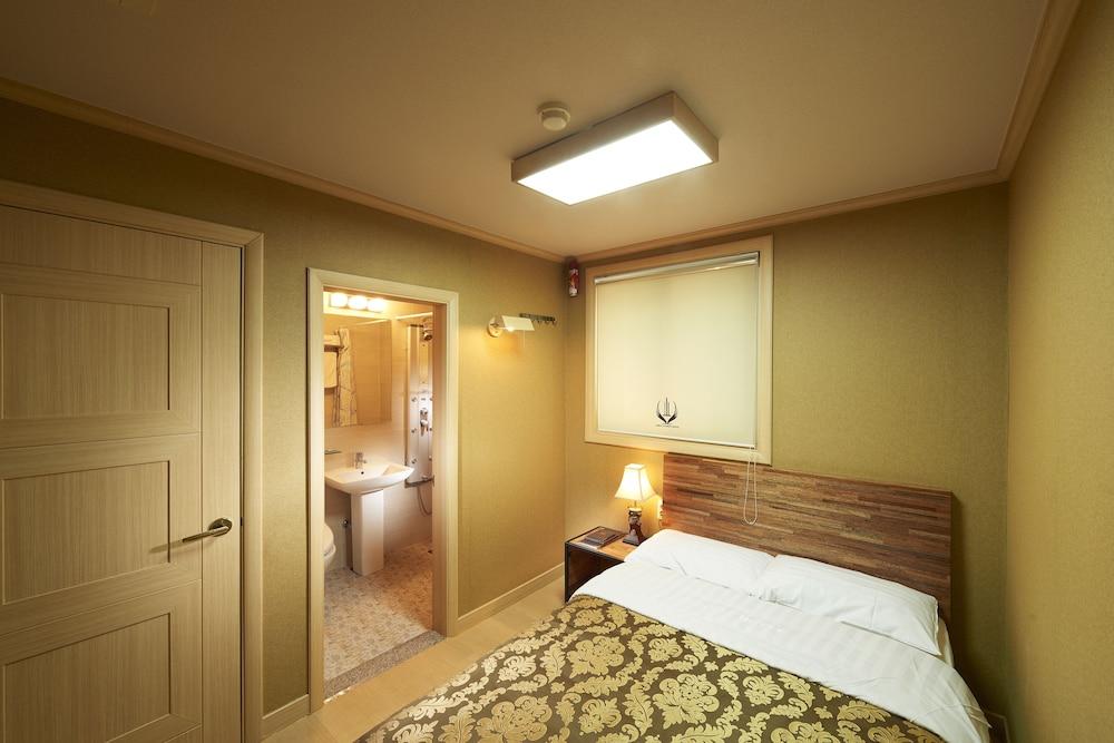 Noble Tourist Hotel Insadong