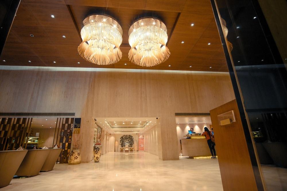 Monotel Luxury Business Hotel