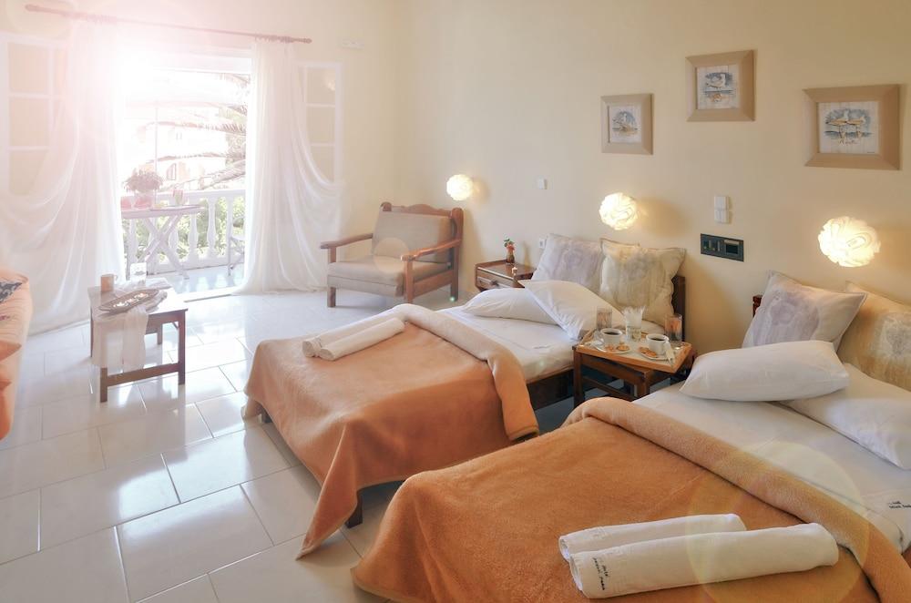 Belussi Beach Hotel & Suites