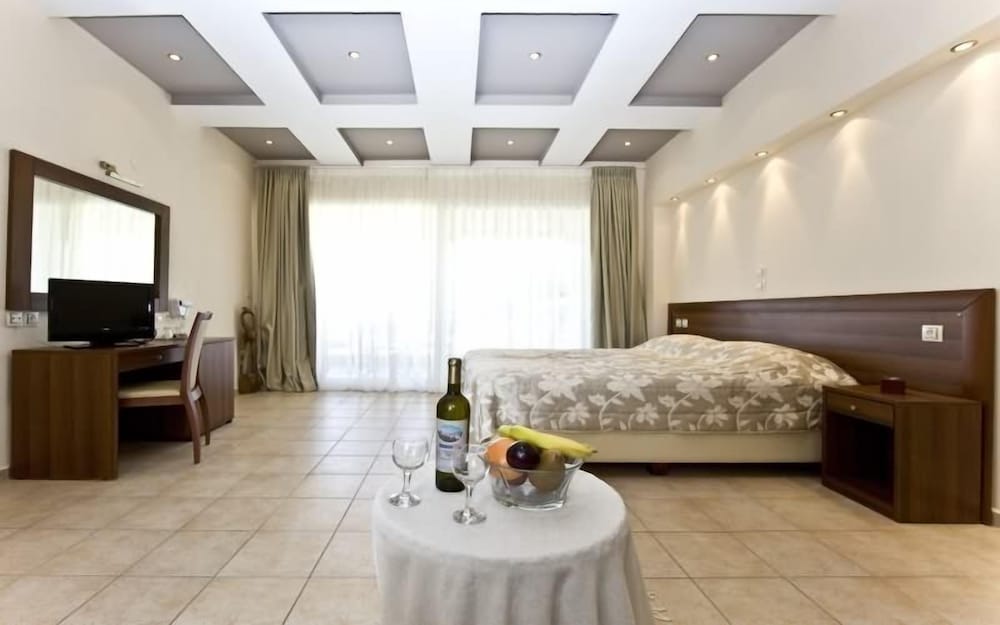 Kelyfos Hotel Bungalows and Suites