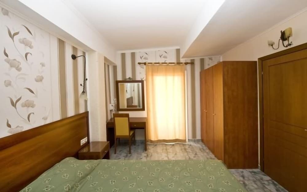 Kelyfos Hotel Bungalows and Suites