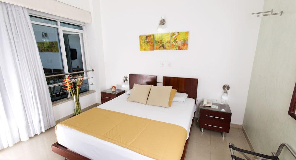 Atlantis Plaza Hotel