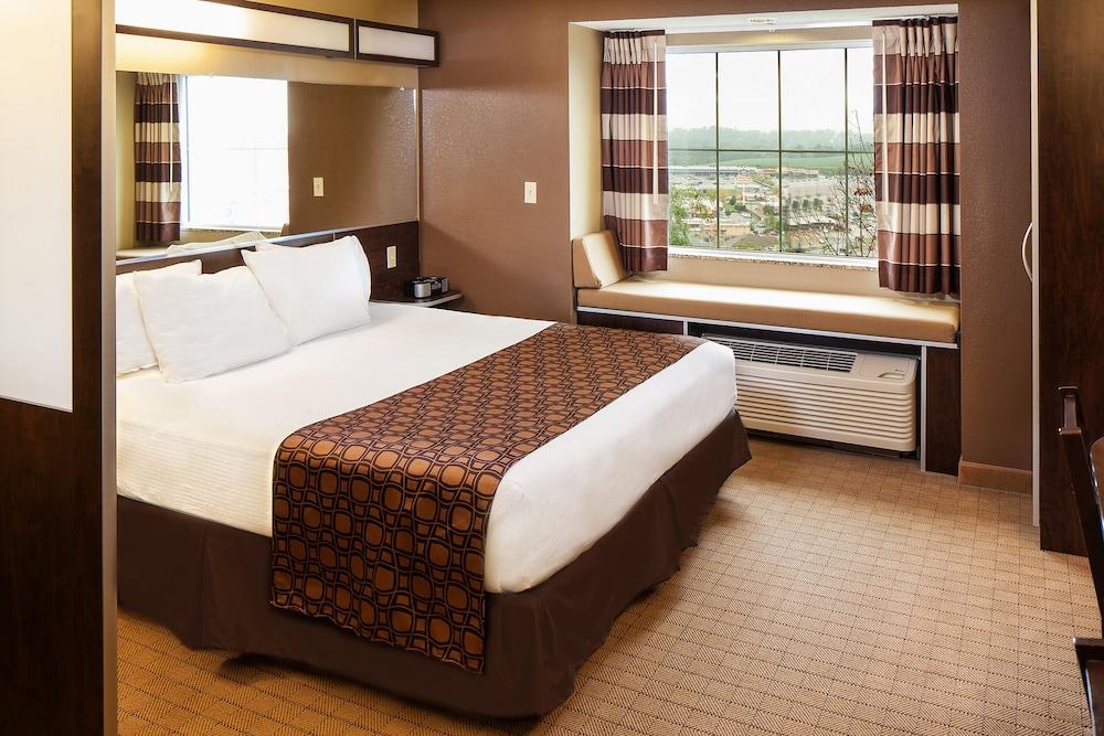 Microtel Inn & Suites by Wyndham St Clairsville/Wheeling