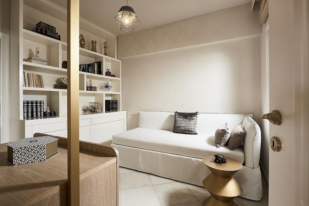 Elaia Luxury Residences