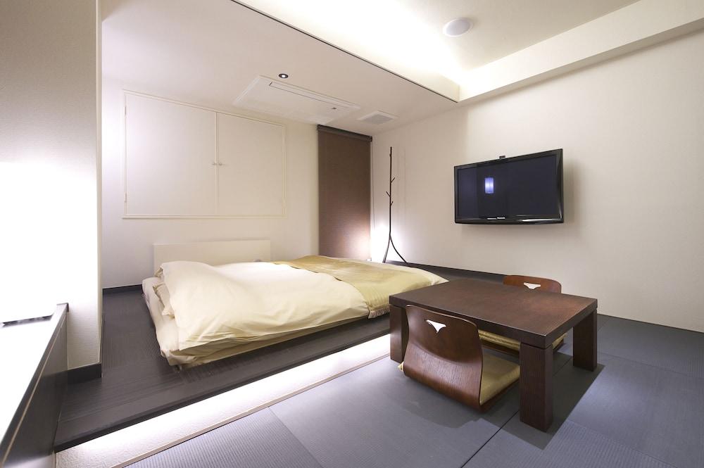 Jyubankan - Adults Only