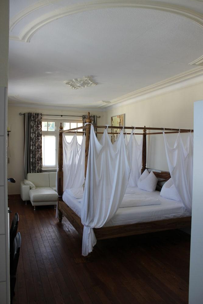 Sleep & Go Self Service Rooms