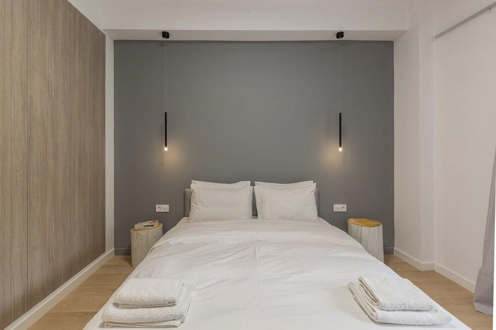 Pangrati Grove Apartment