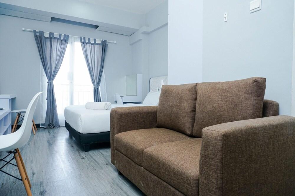 Cozy Studio Apartment at Puri Park View