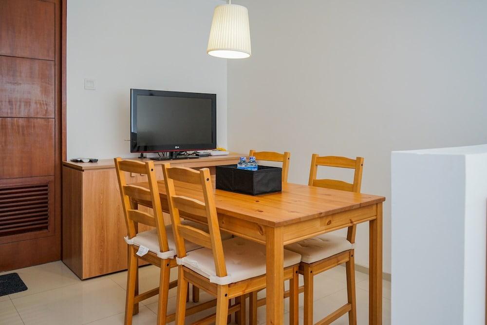 Modern and Comfy Studio Apartment The Accent Bintaro
