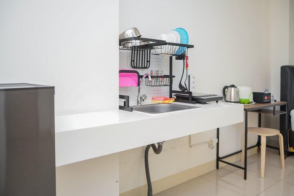 Cozy and Comfy Studio Tree Park Apartment