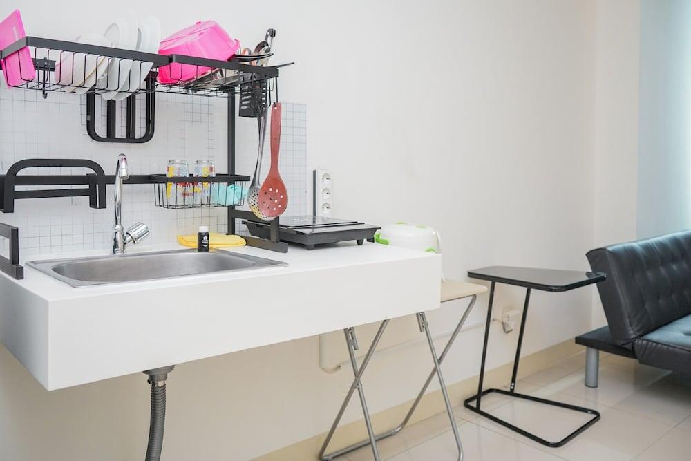 Spacious and Cozy 1BR at Tree Park Apartment