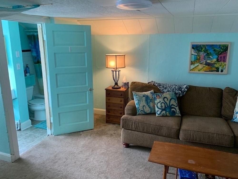 Rustic Rooftop Delight - Bay Front 2 Bedroom Apts by RedAwning