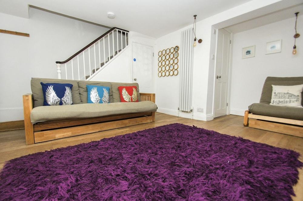 Pebble Cottage by Brighton Holiday Lets