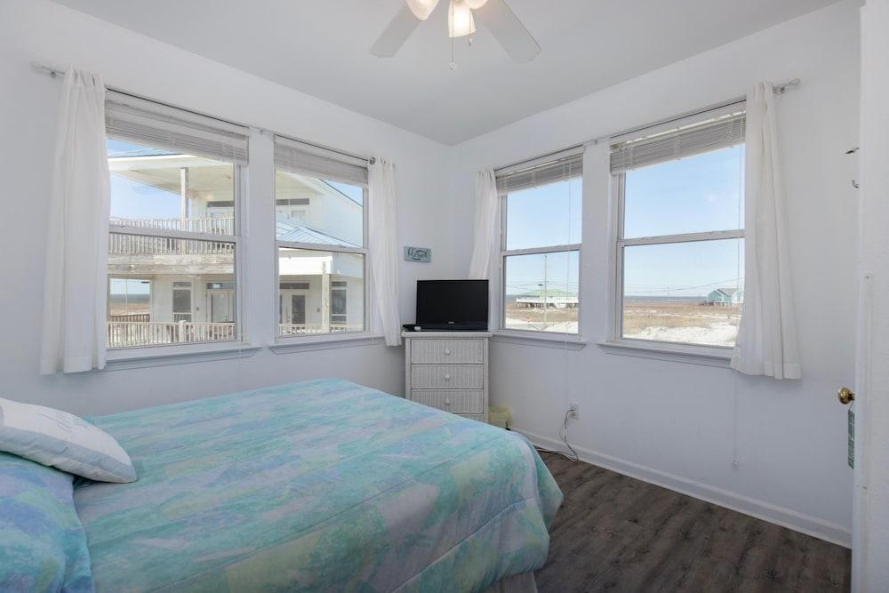 Simple Pleasures - 103 Strand