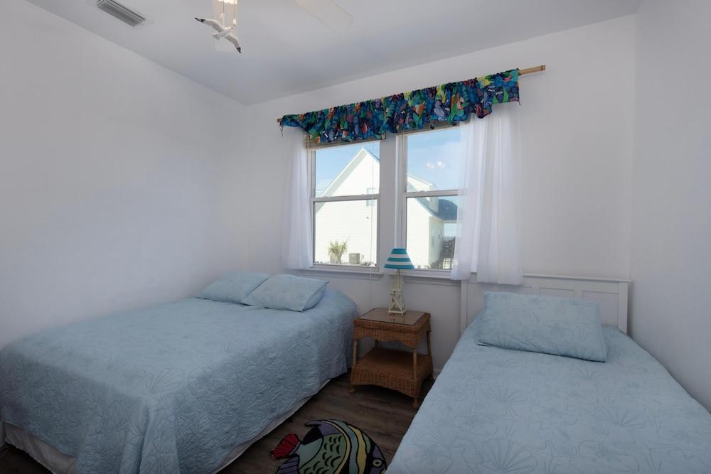 Simple Pleasures - 103 Strand