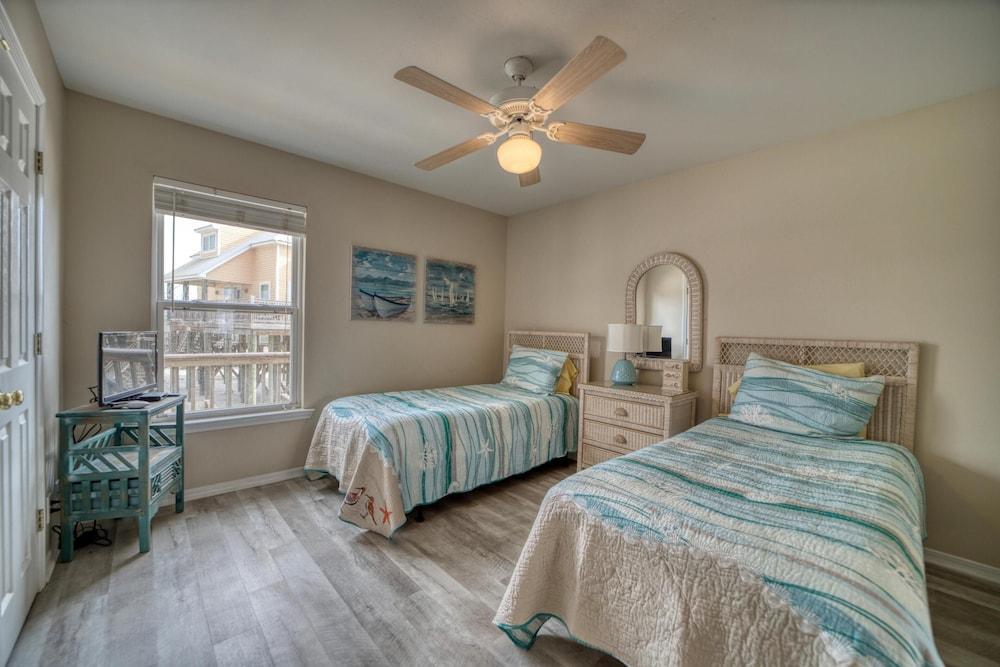 Rainbows End - 100-b Shell Ct