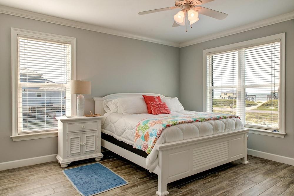 The Blue Crab - 2432 Bienville