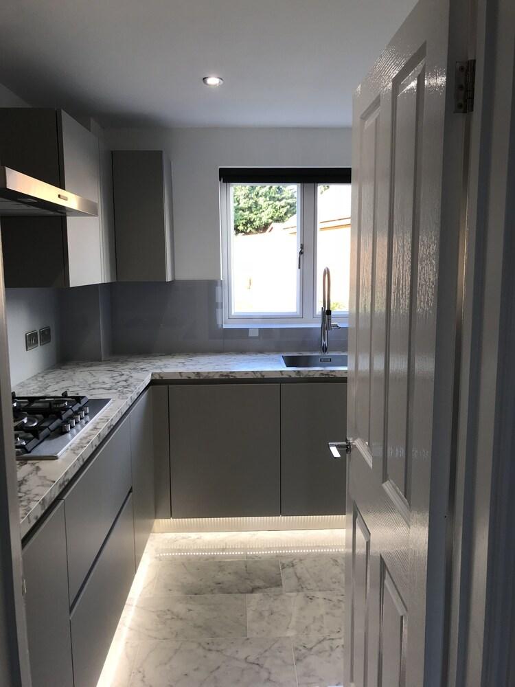 Beautiful Stunning Peaceful 6-bed Showhome Eco Uk