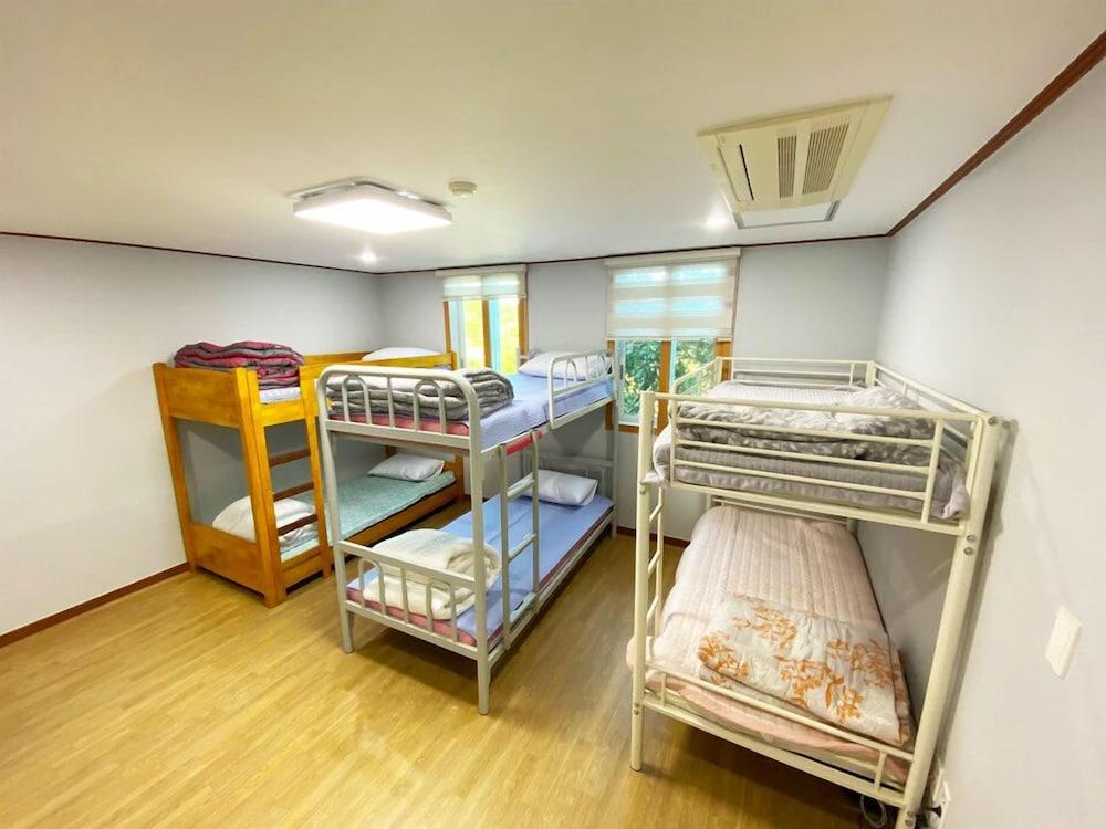 Sanbangsan Parktel - Hostel