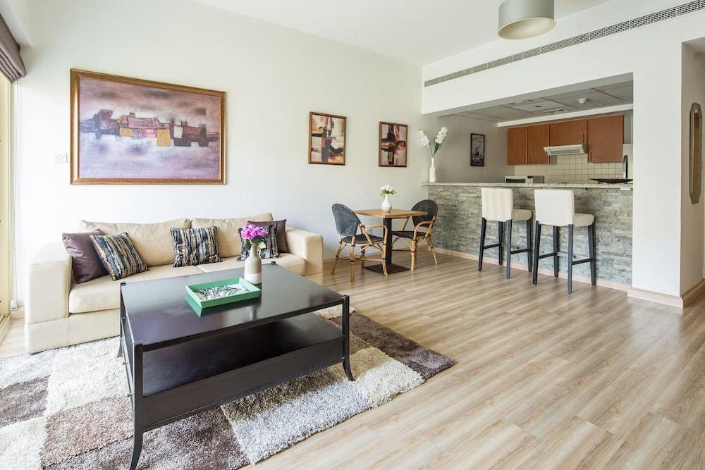 Spacious 1BR in The Greens!