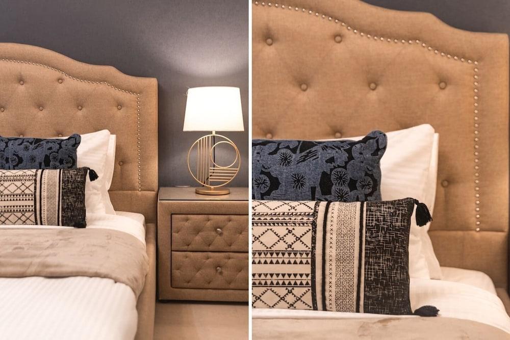 Uniquely Elegant 2BR In Prestigious Downtown Dubai!