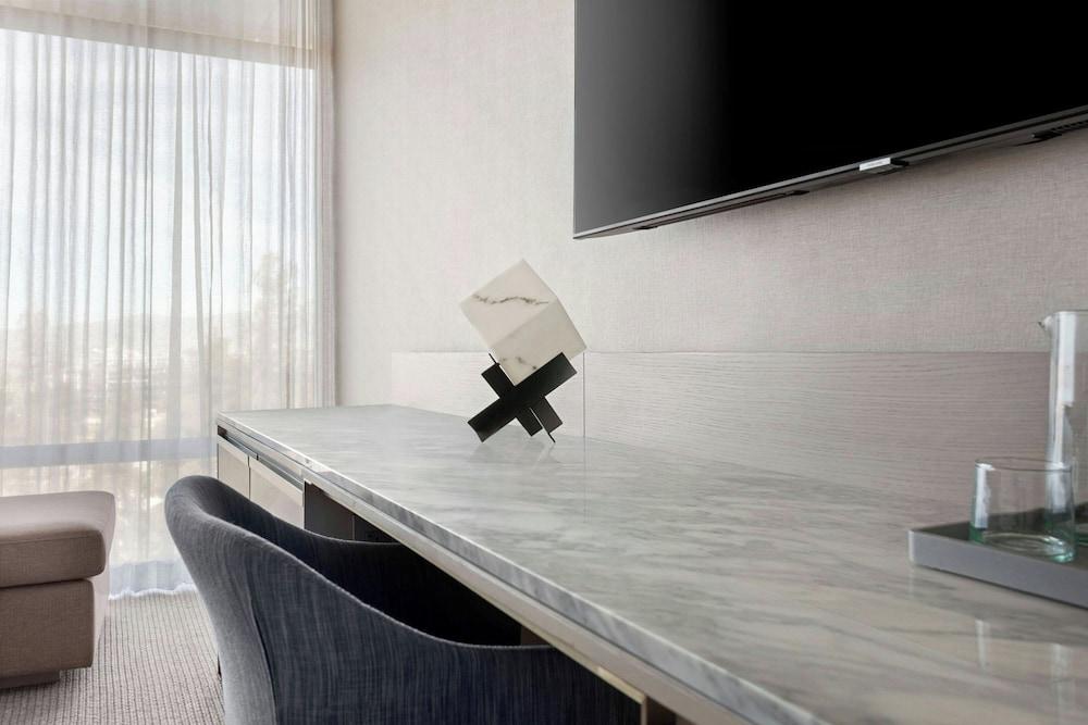 TETRA Hotel,  Autograph Collection