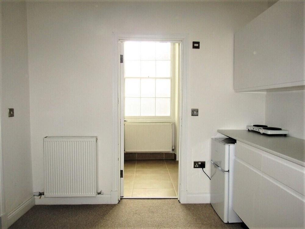 Large Private Double En-suite - 5