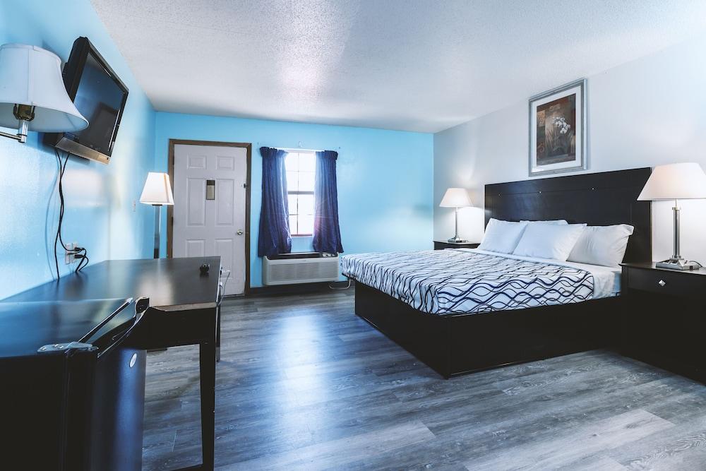 Blue Way Inn & Suites Wellington