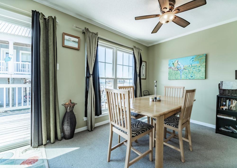 Seafari - 106 Portier Ct