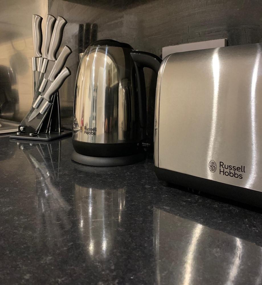 Unique & Stylish 2 Bed Apartment