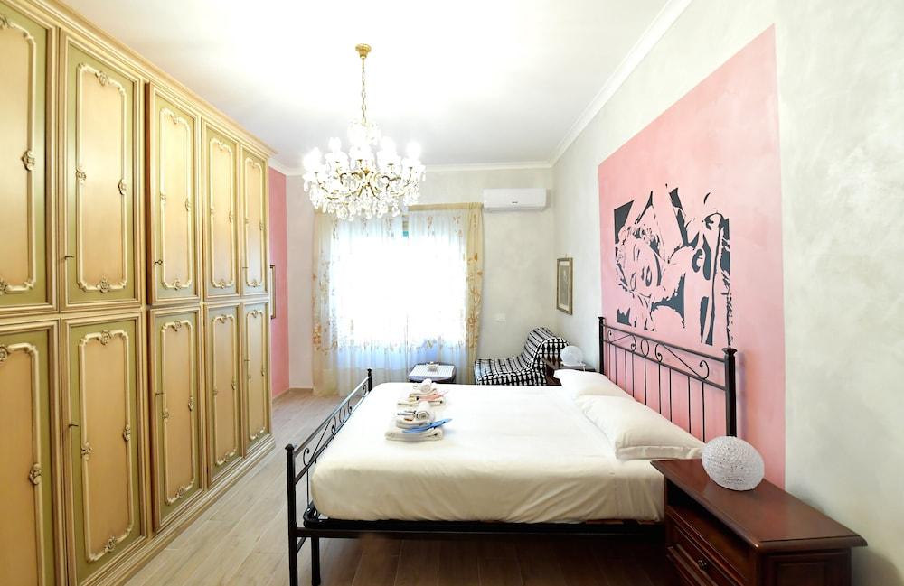 IzzHome La Signorina